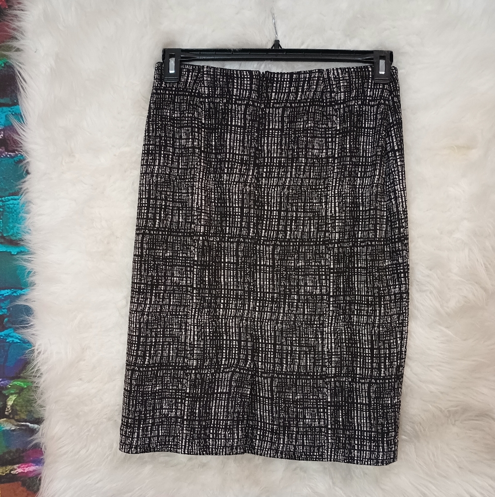 Coldwater Creek Black and Gray Pattern Skirt Size 6 - Picture 4 of 5